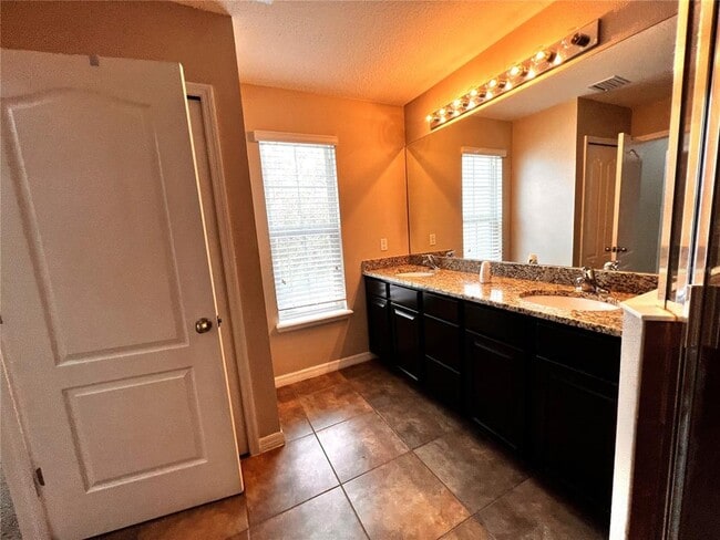 Building Photo - 8613 Andalucia Field Dr