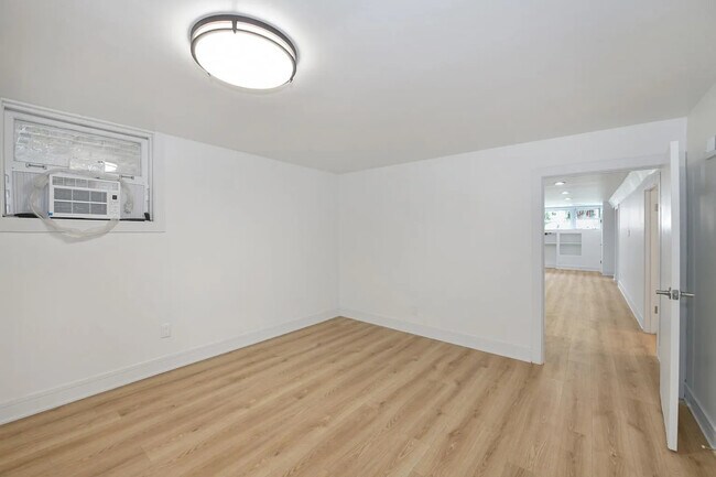 Building Photo - 2735 N Mozart St