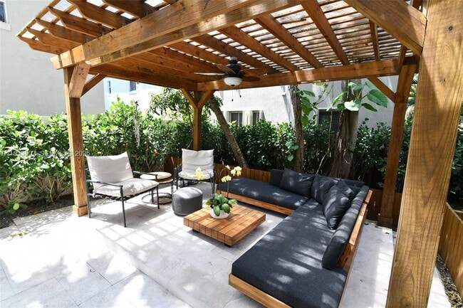 Building Photo - 2918 Bird Ave