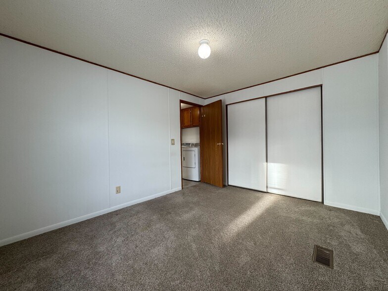 Building Photo - 2004 Falcon Terrace NW