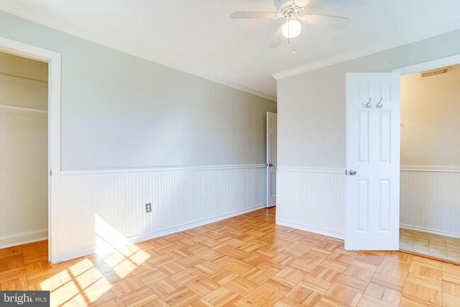 Building Photo - 1716 W Abingdon Dr