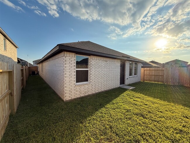 Building Photo - 3013 Blue Gem Ct