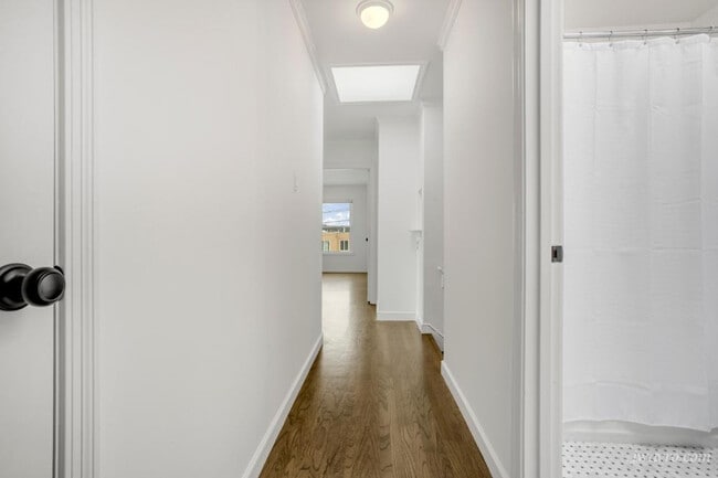 Building Photo - 2 Lapham Way