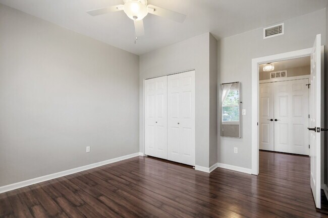 Building Photo - Starter 2 Bedroom with Dedicated Parking Space