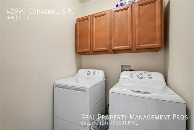 Building Photo - 42990 Coralbells Pl