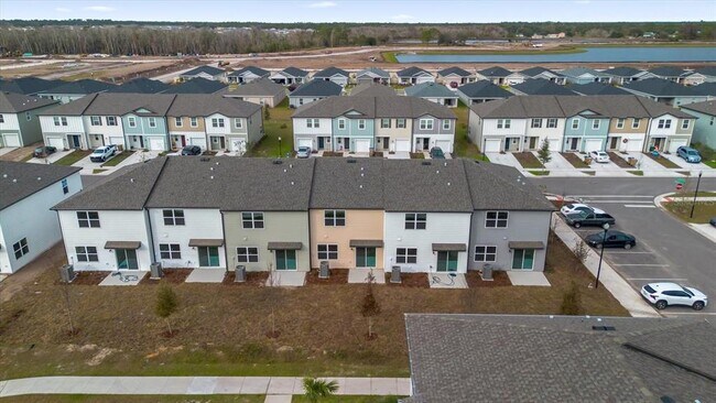 Building Photo - 5942 Chestnut Grv Pl