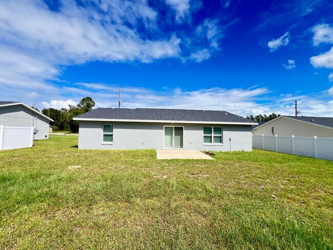 Building Photo - Beautifl Bedroom / 2 Bath Home in Ocklawaha!