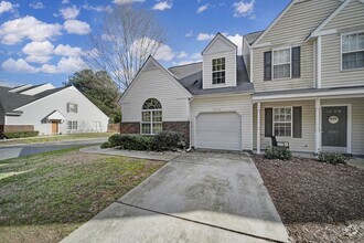 Building Photo - Beautiful And Bright Updated Townhouse