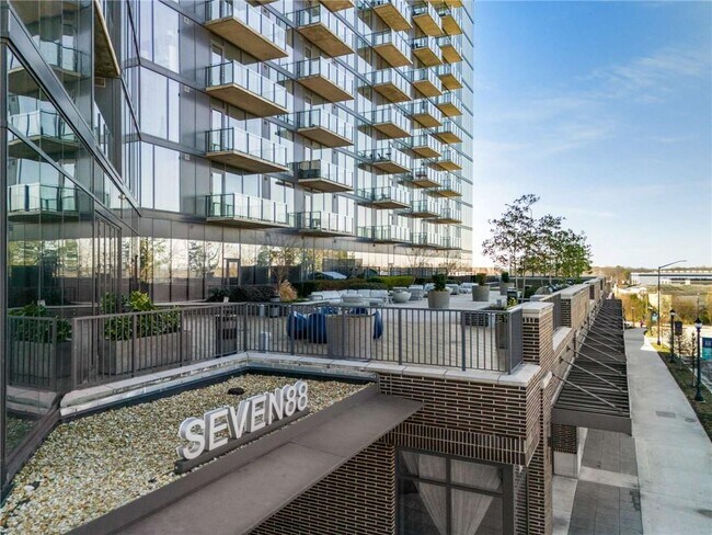 Building Photo - 788 West Marietta St NW