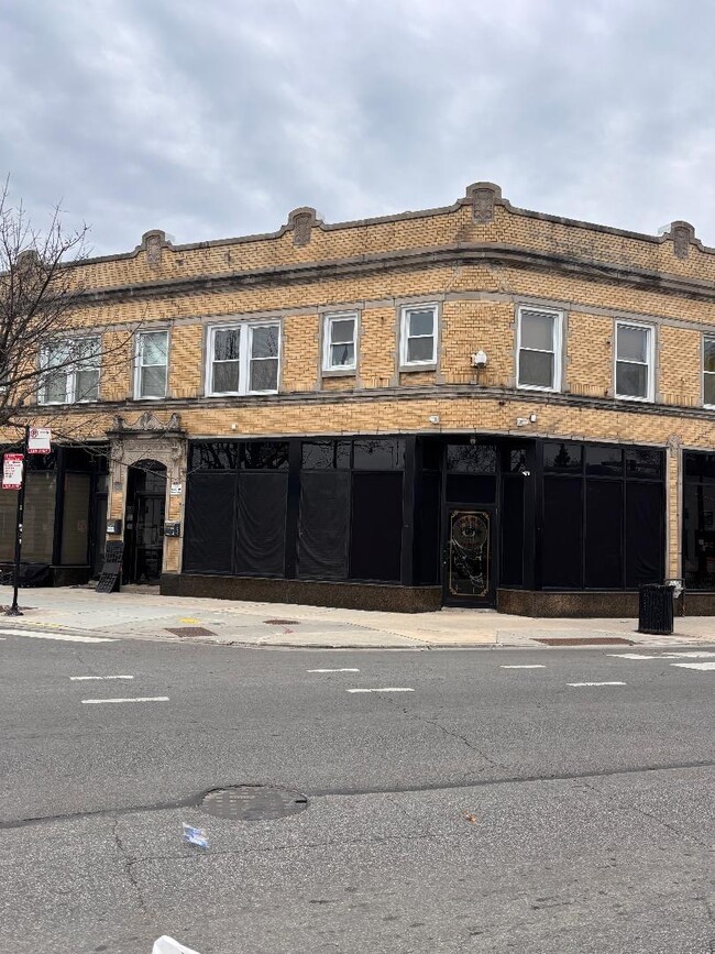 Building Photo - 3380 N Milwaukee Ave
