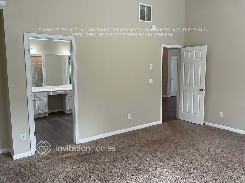 Building Photo - 2819 Merrion Park Ln NE