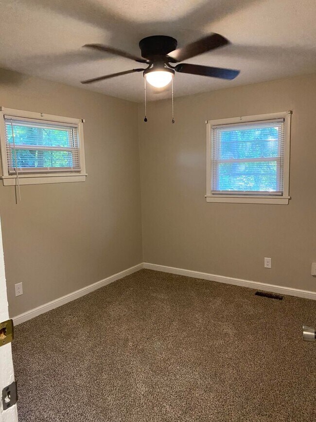 Building Photo - Coming Soon: 3-Bedroom Ranch w/Covered Patio and Huge Yard!