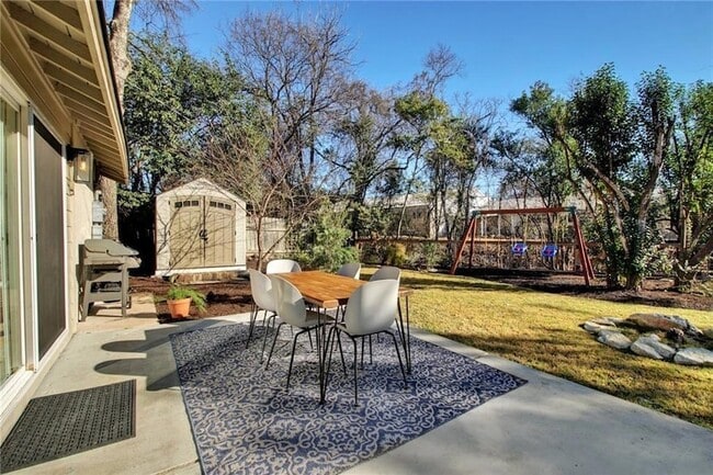 Building Photo - 3709 Vineland Dr