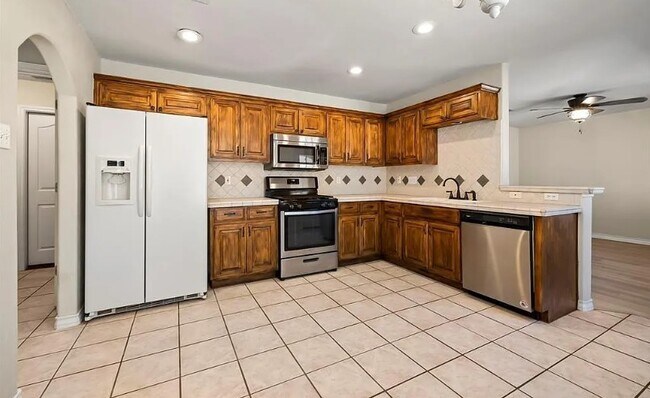 Building Photo - 2511 Jacqueline Dr