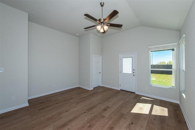 Building Photo - 383 Cross Barn Blvd