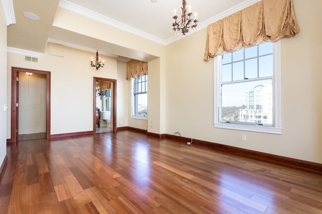 Building Photo - Top Penthouse at the historic El Cortez wi...