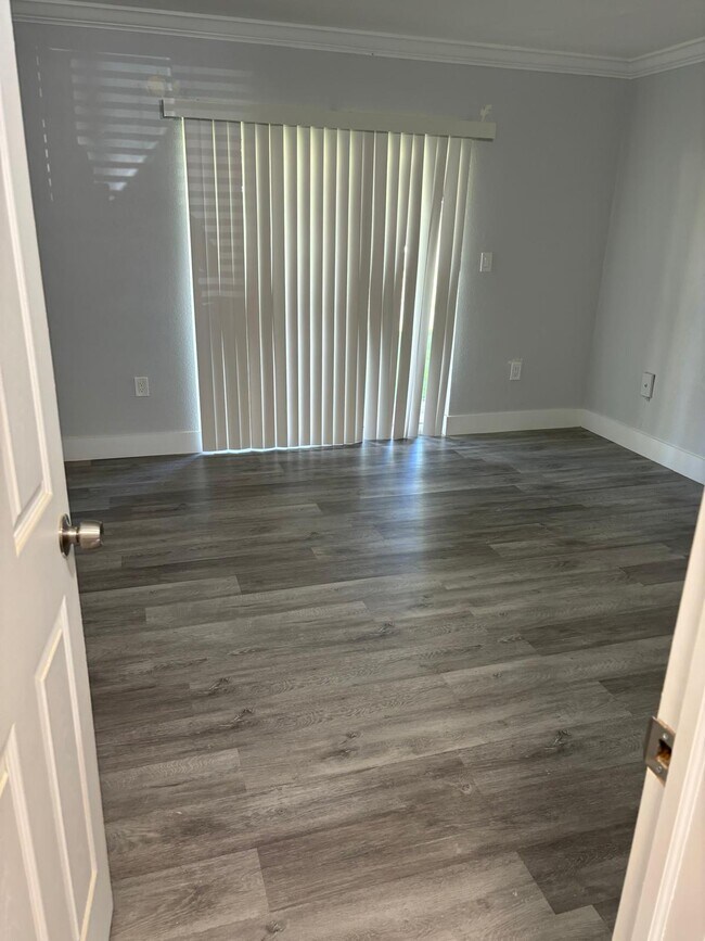 Building Photo - 505 NW 177th St