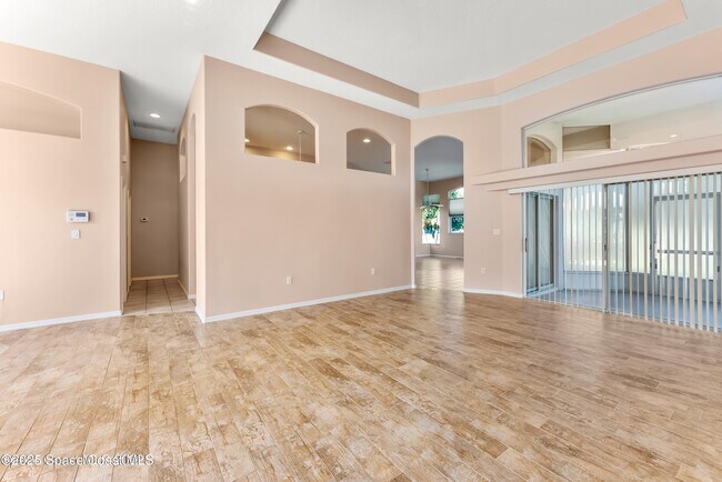 Building Photo - 537 Lake Victoria Cir