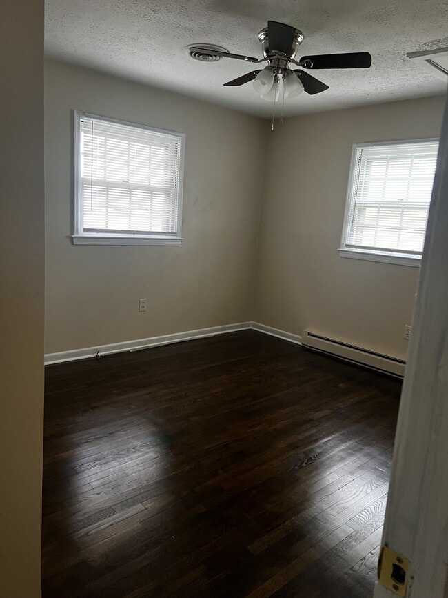 Building Photo - 15 N Purcell Ave