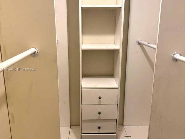 Building Photo - 6870 Royal Palm Blvd