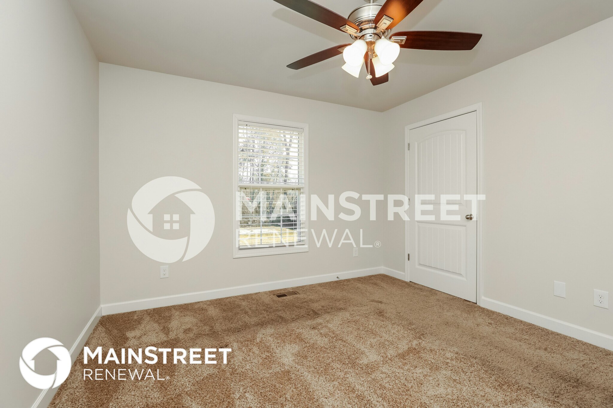 Building Photo - 460 Heatherwood Dr