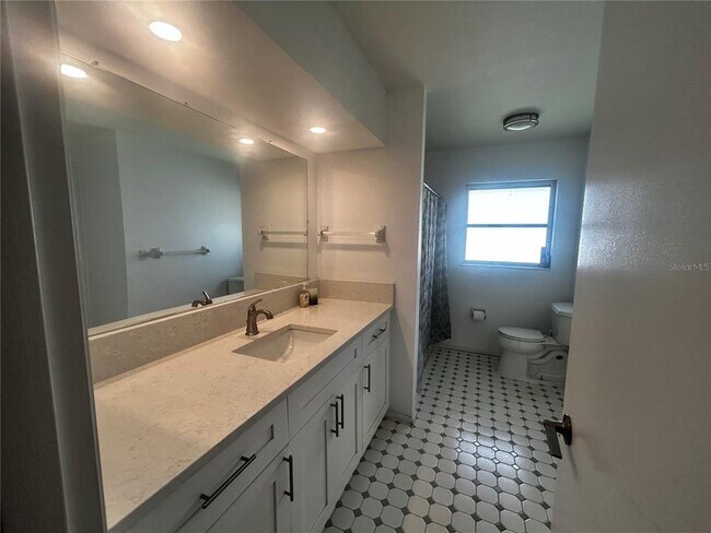 Building Photo - 3702 Meyer Pl