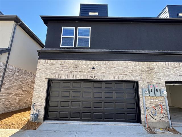 Building Photo - 805 Meadowcrest Dr