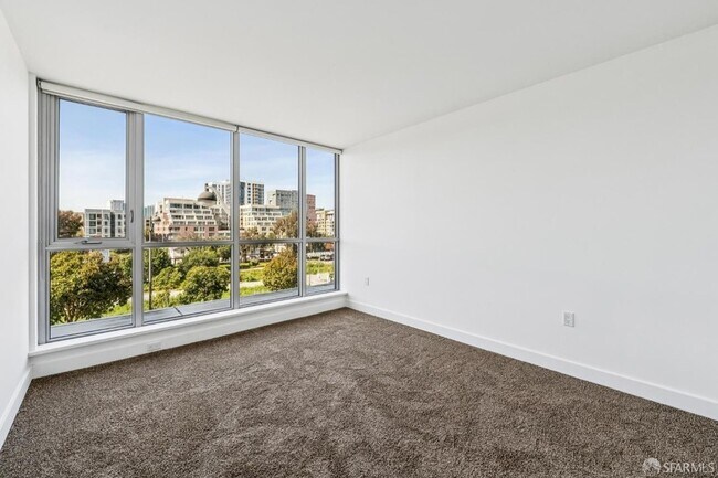 Building Photo - 718 Long Bridge St