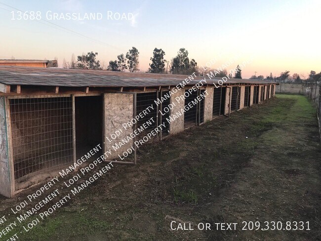 Building Photo - 13688 Grassland Rd