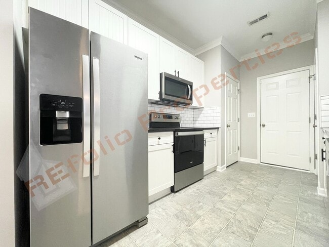 Building Photo - 2452 Bay Harbor Dr