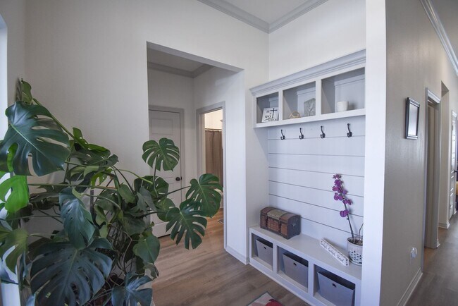 Building Photo - Available! Gorgeous 3 Bedroom 2 Bath in Tyler!