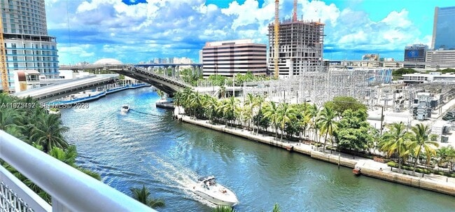 Building Photo - 690 SW 1st Ct