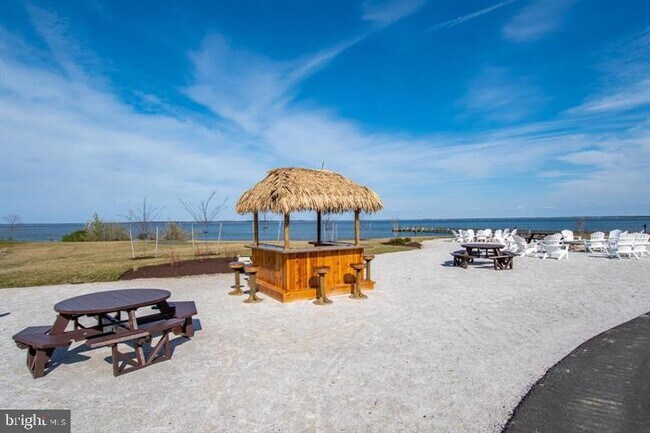 Building Photo - 170 Harrier Wy