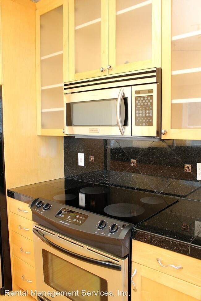 Building Photo - 1 br, 1 bath House - 212 NW Uptown Terrace...