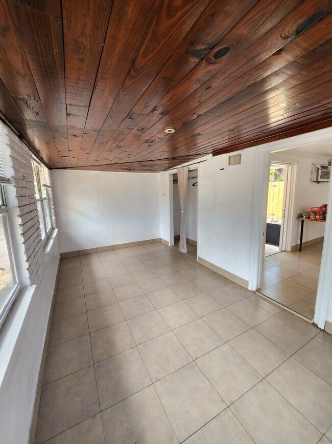 Building Photo - 4730 68th Ln N