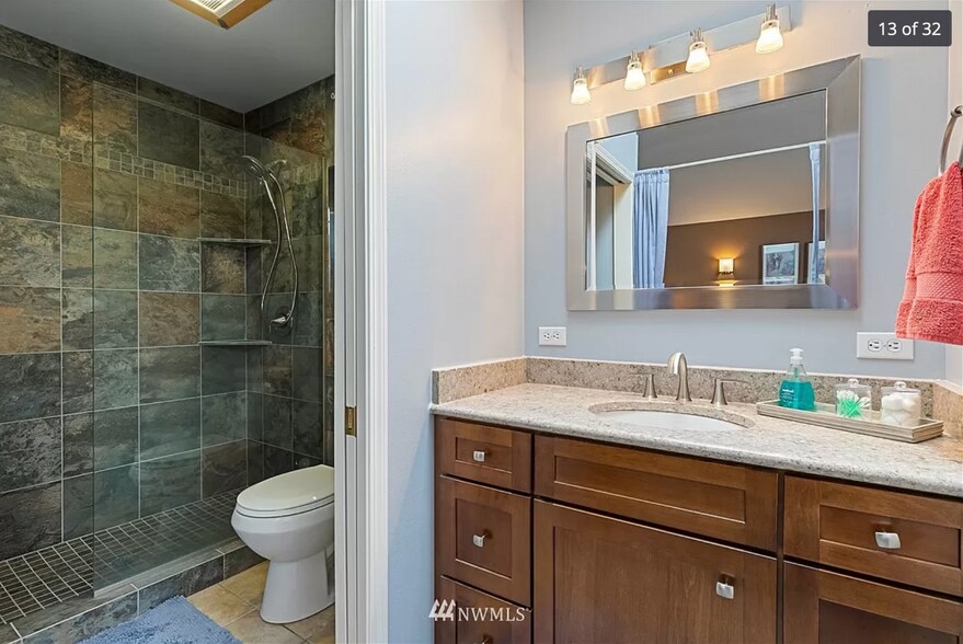 Master Bath - 1317 Ethan Ct