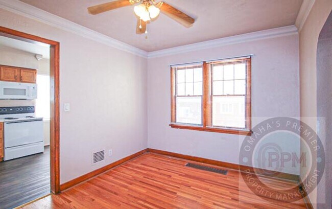 Building Photo - 2 Story 3 Bedroom 2 Bathroom home in the h...