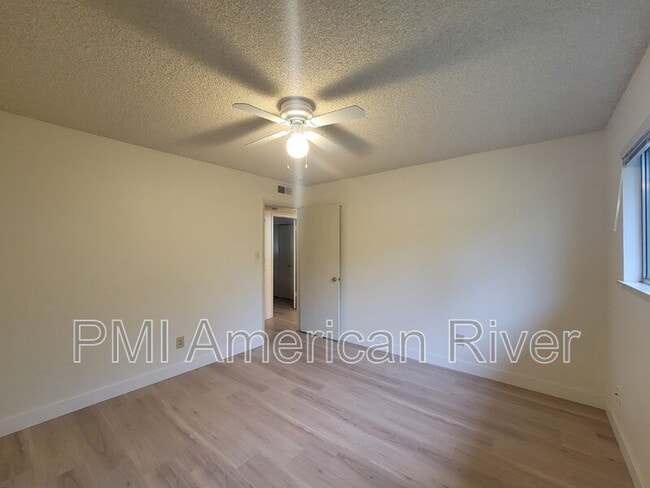 Building Photo - 6349 Seastone Way