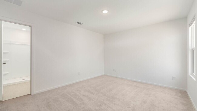 Building Photo - 215 Zyra Ave