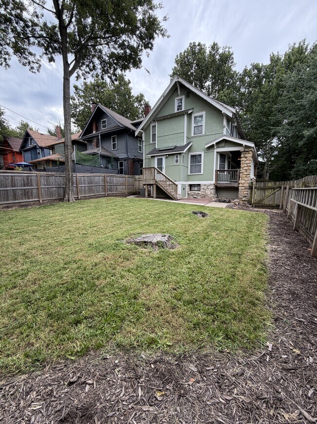 Building Photo - 800 E 41st St