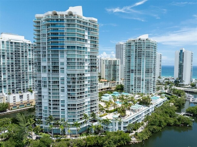 Building Photo - 16500 Collins Ave