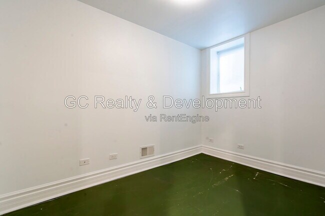 Building Photo - 3735 N Tripp Ave