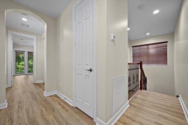 Building Photo - 1029 Vintner Blvd