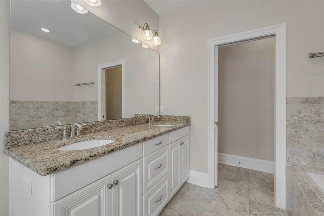 Building Photo - 2776 Palafox Ln