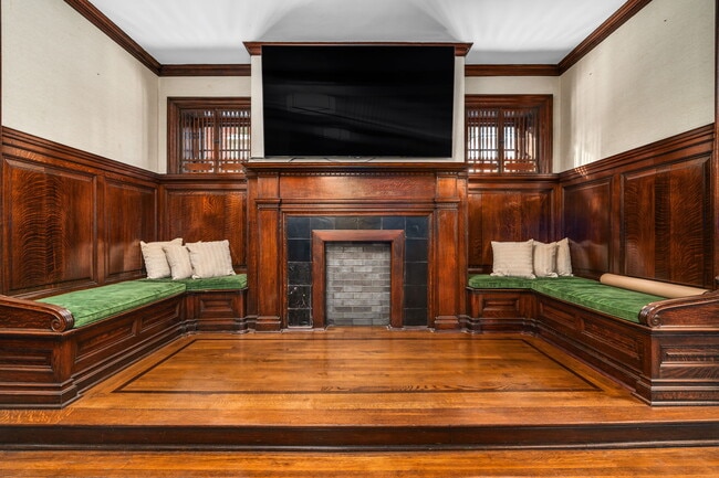 Building Photo - 5135 Ellsworth Ave