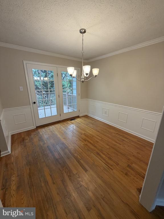 Building Photo - 218 Tudor Dr