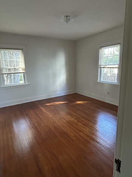 Building Photo - 9477 Highland Ave