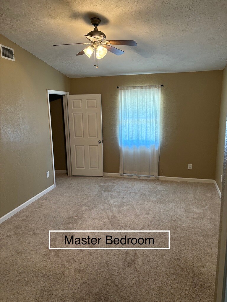 Master Bedroom - 1510 Luray Dr
