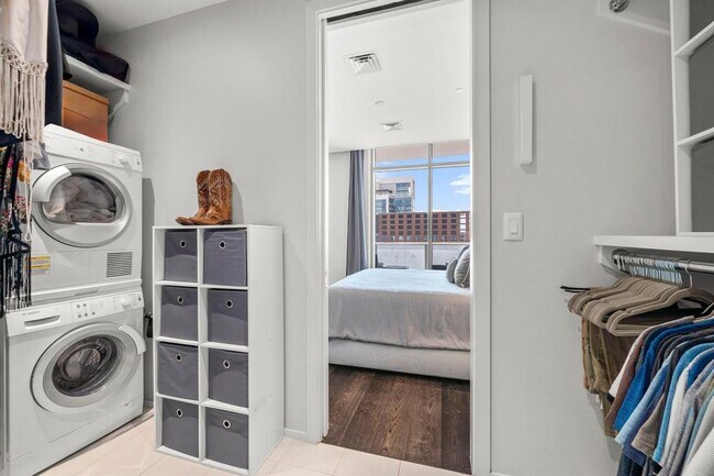 Building Photo - 200 Congress Ave.