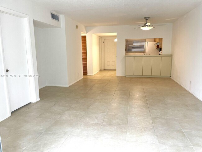 Building Photo - 9531 Seagrape Dr